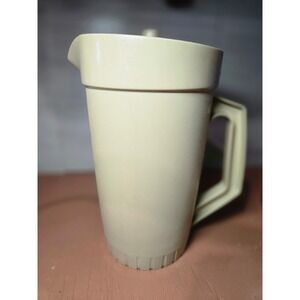 Vintage Tupperware 2 Quart Pitcher Almond Tan 800-9 Push Button Seal Lid USA